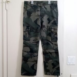 NWT Boys' Wrangler Cargo Slim Fit Pants